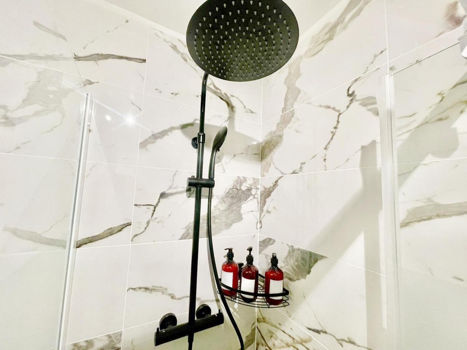 Appartamento Chic Oasis In Rouen Esterno foto
